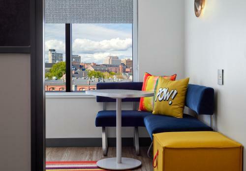 Hotel Aloft Portland Maine