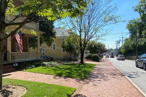 Deep In The Heart Of Crabtown