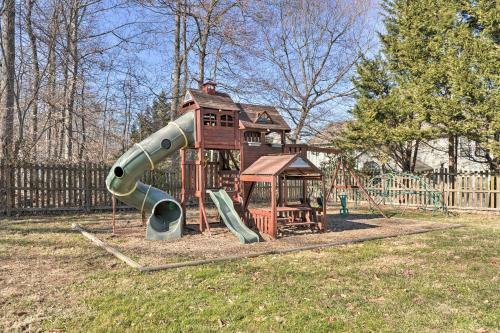 Roomy Ellicott City Apartment With Backyard!