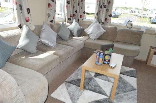 Stunning Luxury 6 Berth Caravan Tattershall Lakes
