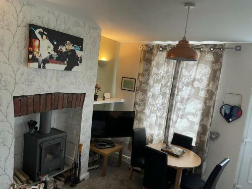 Cosy Cottage Edge Of Peak District -log Burner Uk