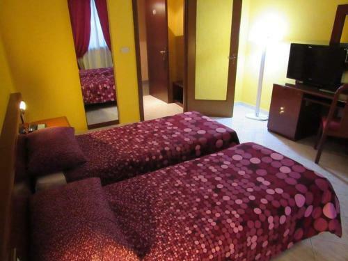 Hostal B&B The Sun Swimming & Pool