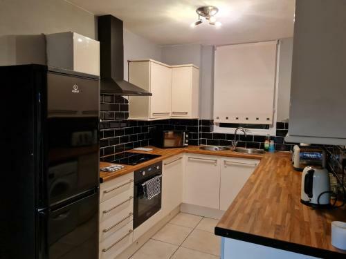 Home From Home 3 Bed Spacious Apartment In Swansea