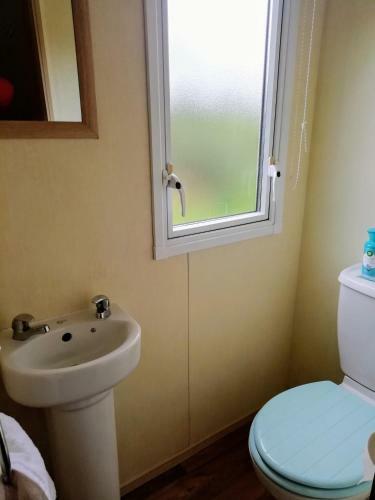 Static Caravan Hire Sand Le Mere Holiday Village
