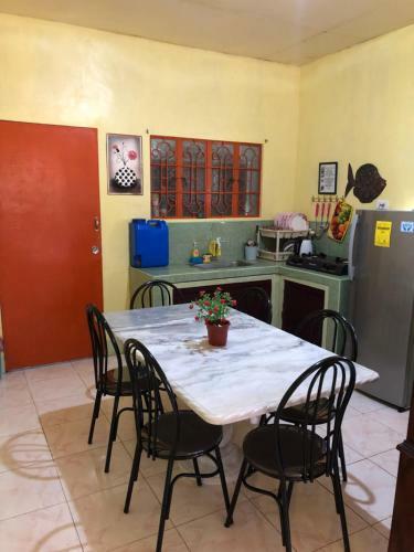 Hostal Rose And Fer Transient House