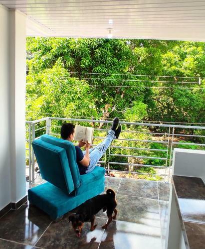 Hermoso Apartamento Con Servicios Y Garaje.