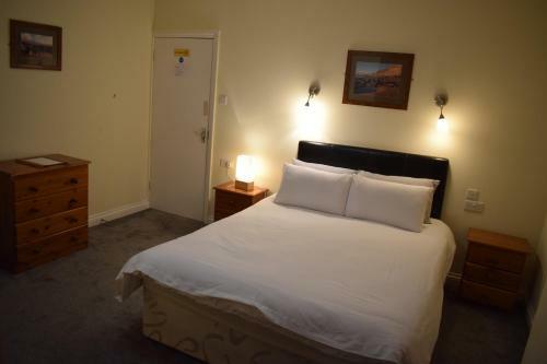 Hotel Coastal Park Accommodation & Grill