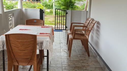 Anura Home Stay