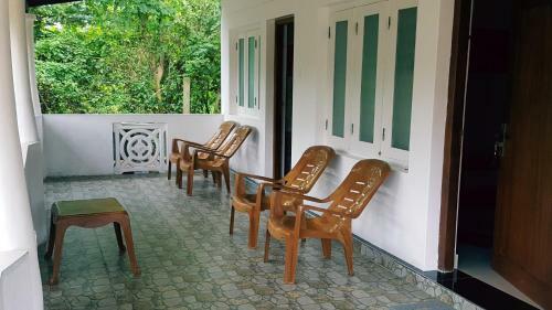 Anura Home Stay