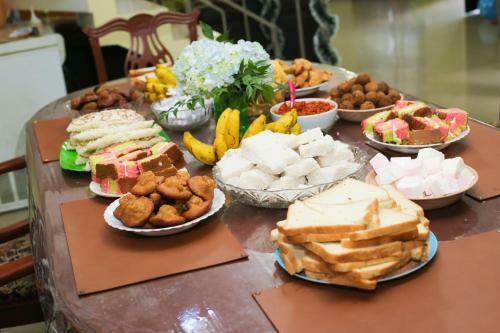 Hostal Airport Residence Inn