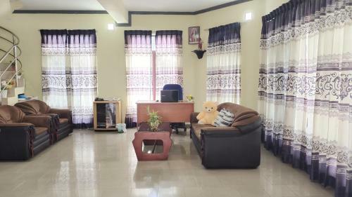 Hostal Airport Residence Inn