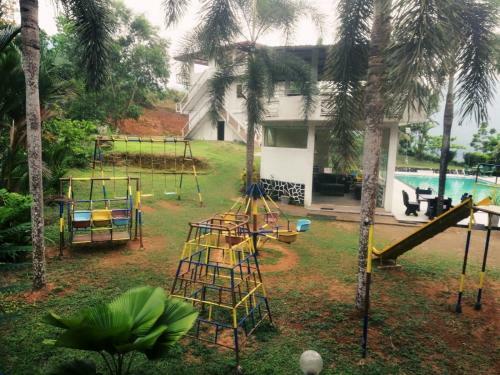 Hotel Kithulgala Holiday Resort