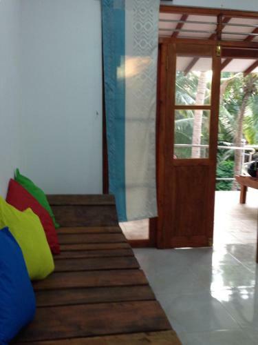 Hostal Rivi Sanda Villa & Apartment Hikkaduwa