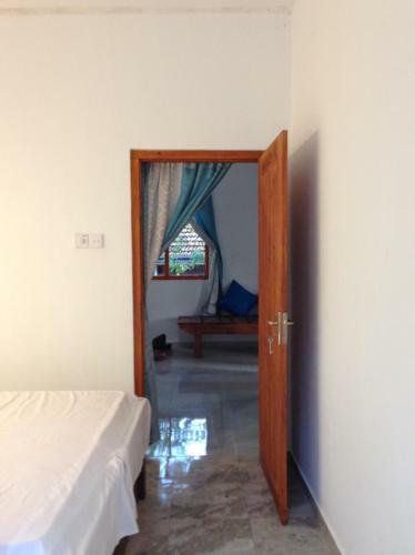 Hostal Rivi Sanda Villa & Apartment Hikkaduwa
