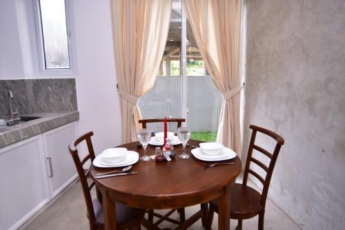 The Lily Holiday Apartment