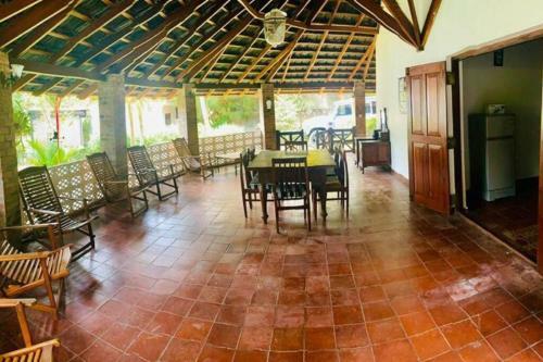 Refresh Villa