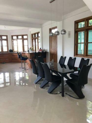 Treehouse Villas Hikkaduwa