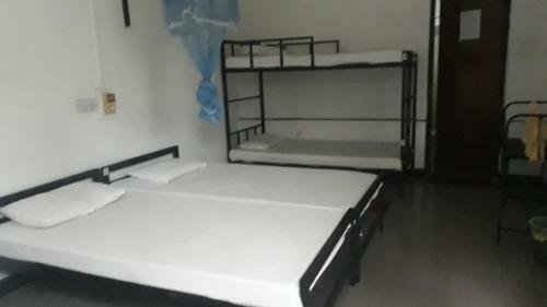 Hostal Drop Inn Holiday Bungalow