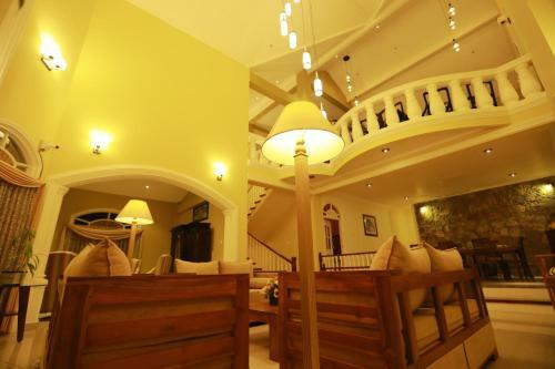 Lodge Mansion In Kandy Valley's