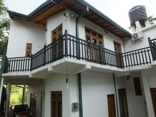 Ray-kos Holiday Home