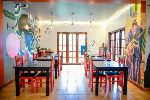 Hotel Mirabe Kandy By Funk Bunk