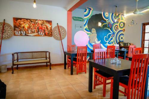 Hotel Mirabe Kandy By Funk Bunk