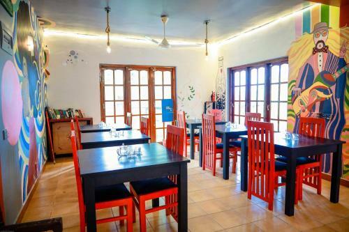 Hotel Mirabe Kandy By Funk Bunk