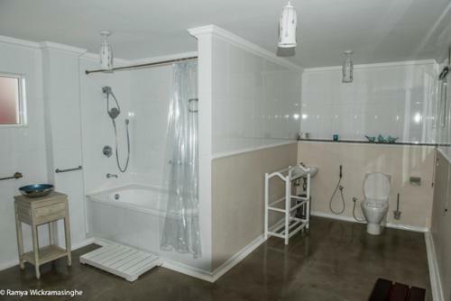 Bed & Breakfast Bougain Villa Luxury "home Stay" In Kandy