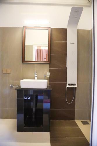 Hotel Crown & Crown Kandy