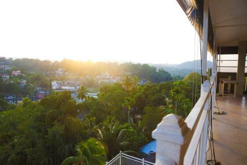 Hotel Crown & Crown Kandy