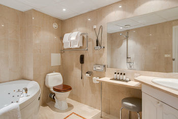 First Hotel Reisen