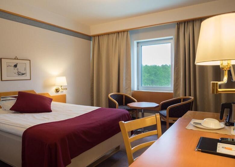 Hotel New World