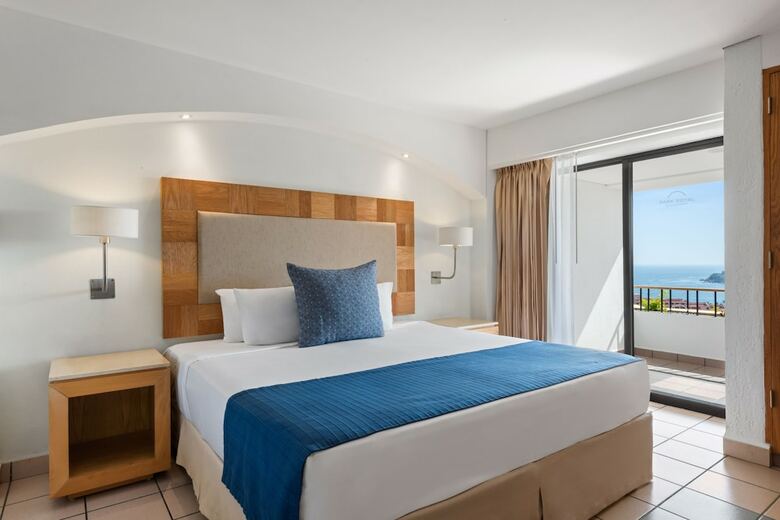 Hotel Crown Pacific Huatulco All Inclusive