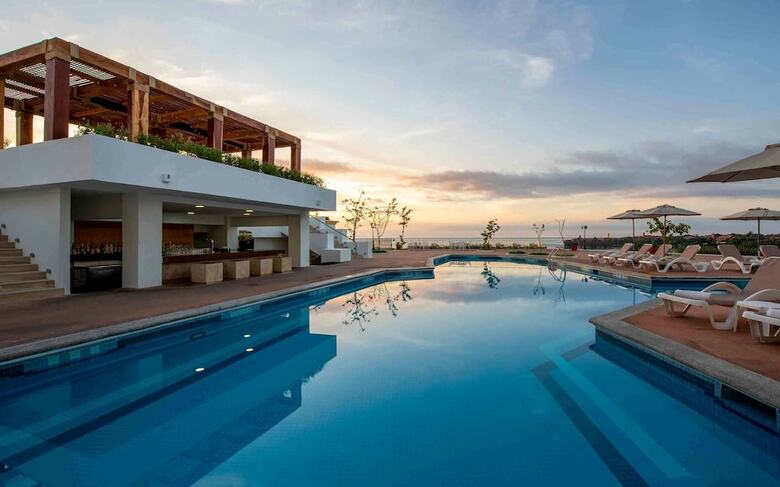 Hotel Crown Pacific Huatulco All Inclusive