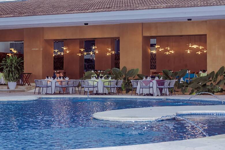 Hotel Crown Pacific Huatulco All Inclusive
