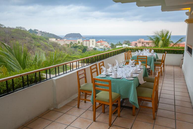 Hotel Crown Pacific Huatulco All Inclusive
