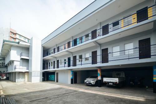 Sans Hotel At Rana Cebu - Vaccinated Staff