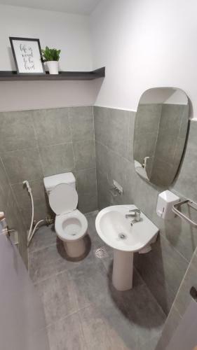 Nomad's Hub - Best Value Co-living Hostel