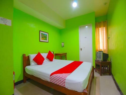 Hotel Vaccinated Staff - Oyo 677 Roseate Pensione