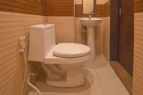 Hotel Vaccinated Staff-oyo 673 Mambaling Pension 2