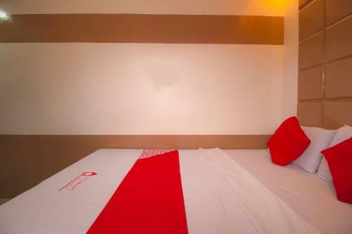 Hotel Vaccinated Staff-oyo 673 Mambaling Pension 2