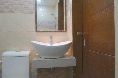 Hotel Vaccinated Staff-oyo 673 Mambaling Pension 2