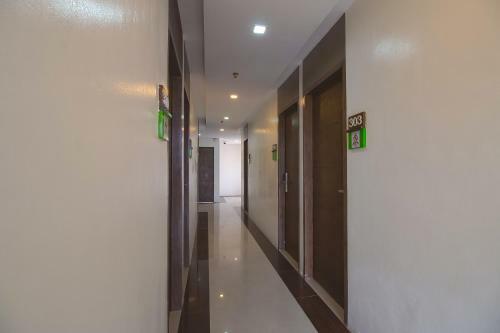 Hotel Vaccinated Staff-oyo 673 Mambaling Pension 2
