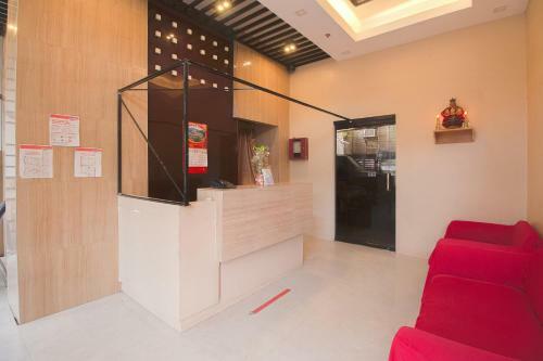 Hotel Vaccinated Staff-oyo 673 Mambaling Pension 2