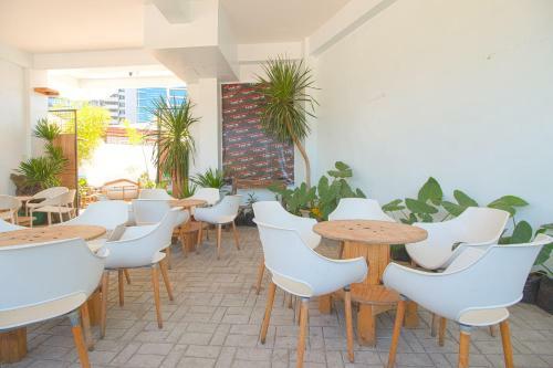 Hotel Oyo 778 Fat J Apartelle