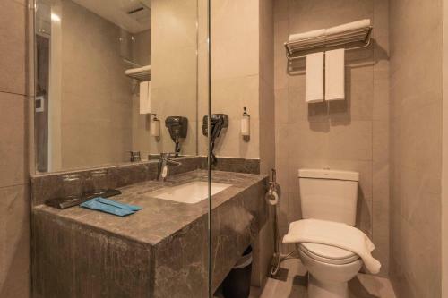 Bayfront Hotel Cebu Capitol Site - Multiple Use Hotel