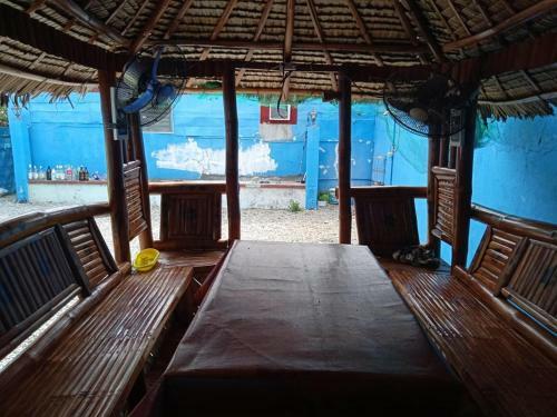 Anilao Port Transient House