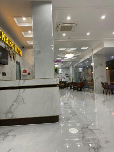 Sunrise Hotel H� Ti�n