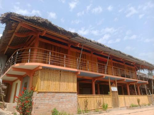 Long Chi?u Homestay