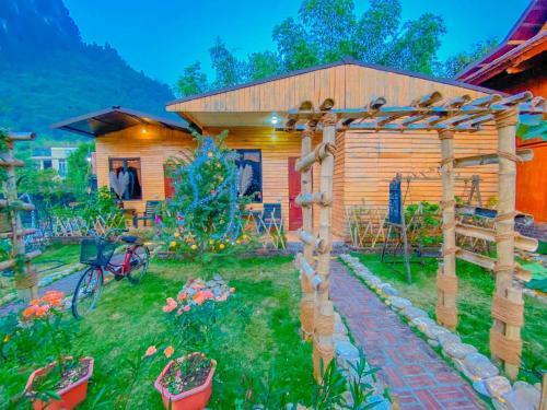 Hotel Golden Jungle House